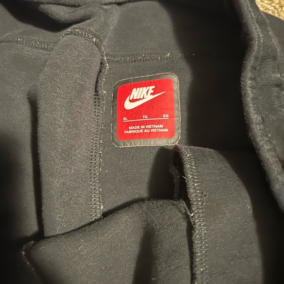 Nike tech Black men’s pants - Picture 2 of 5